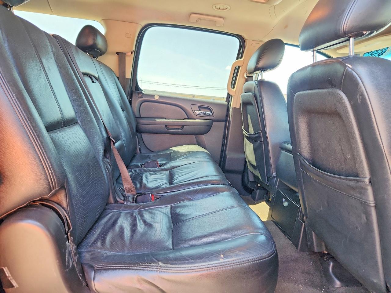 2010 CHEVROLET Suburban