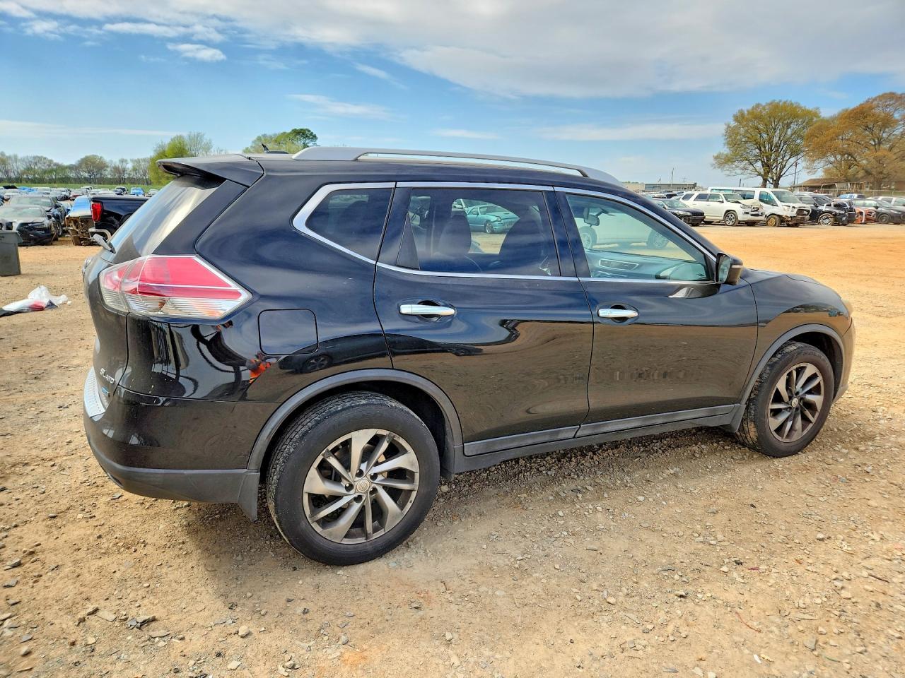 2014 NISSAN ROGUE