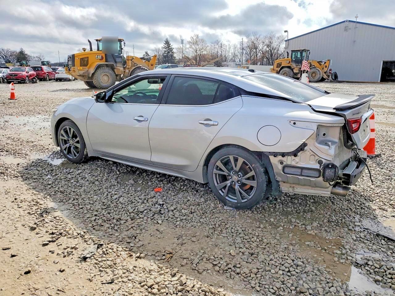 2017 NISSAN Maxima