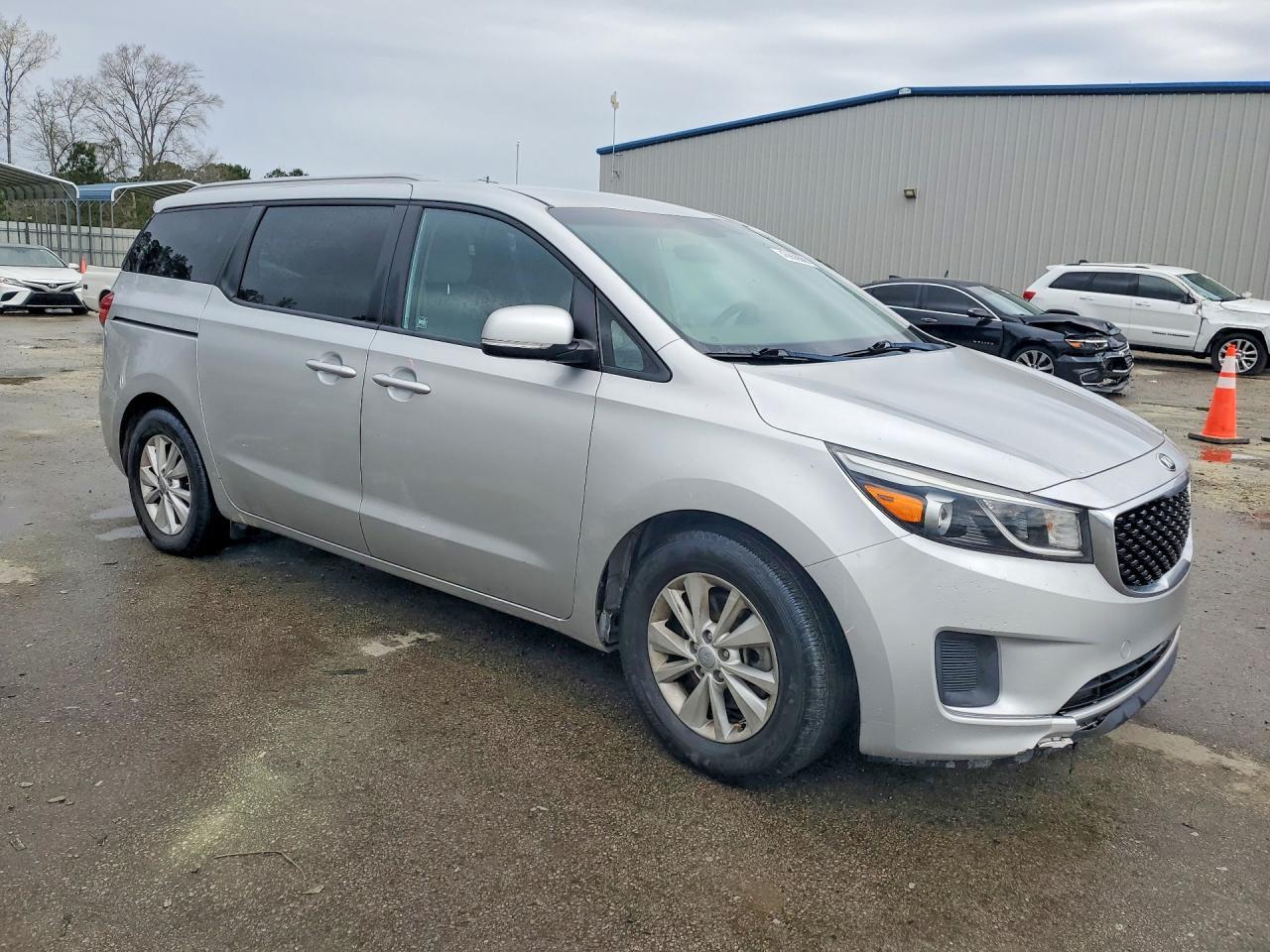 2016 KIA SEDONA