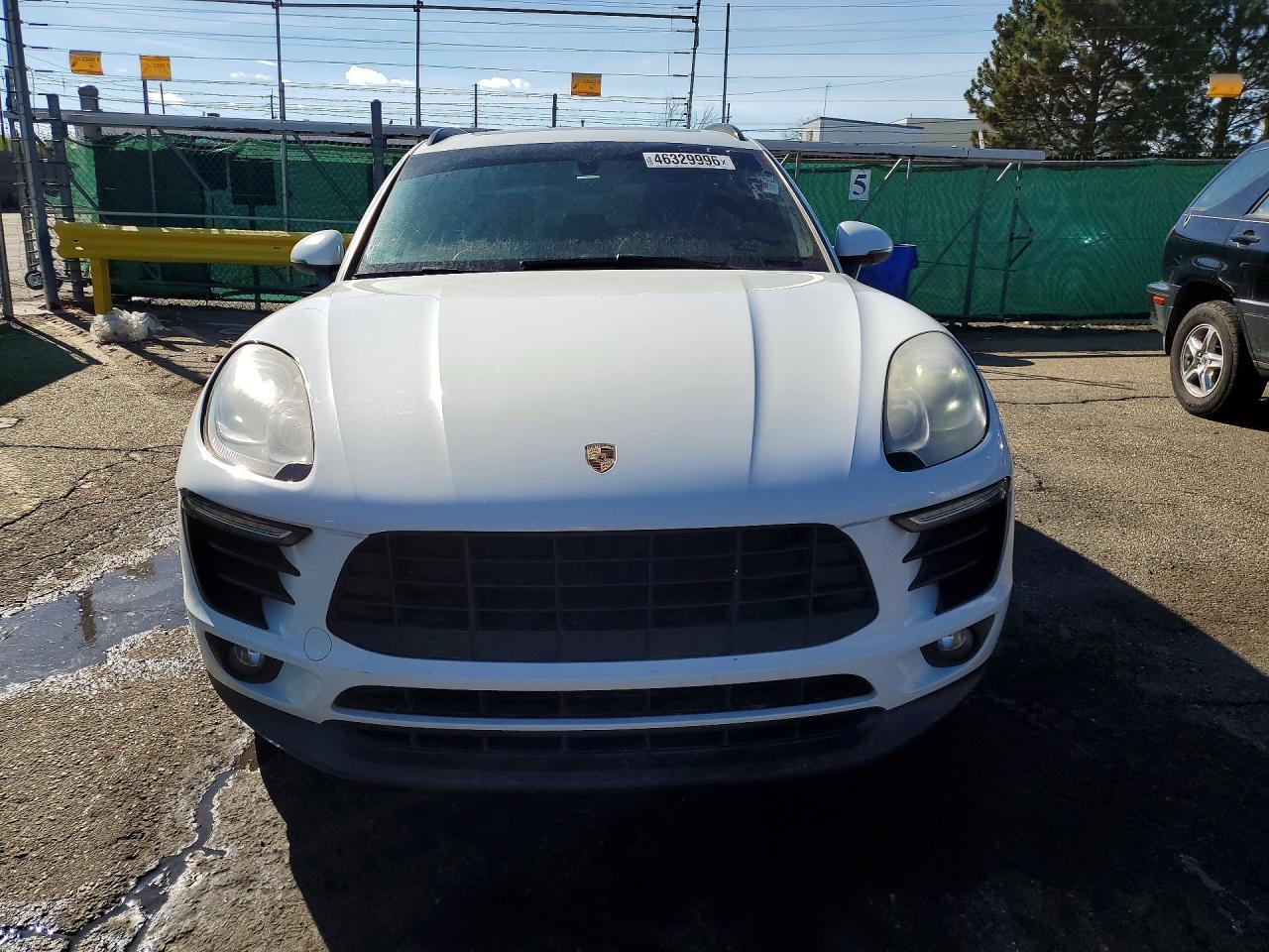 2015 PORSCHE Macan