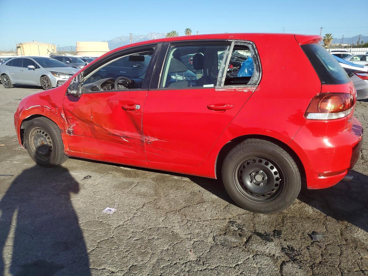 2011 VOLKSWAGEN GOLF
