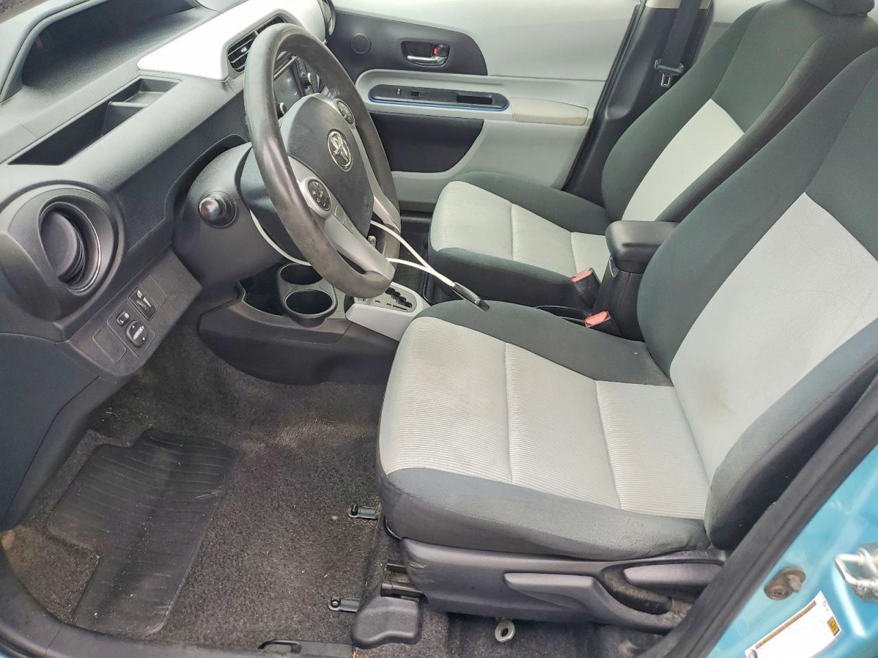 2012 TOYOTA Prius c