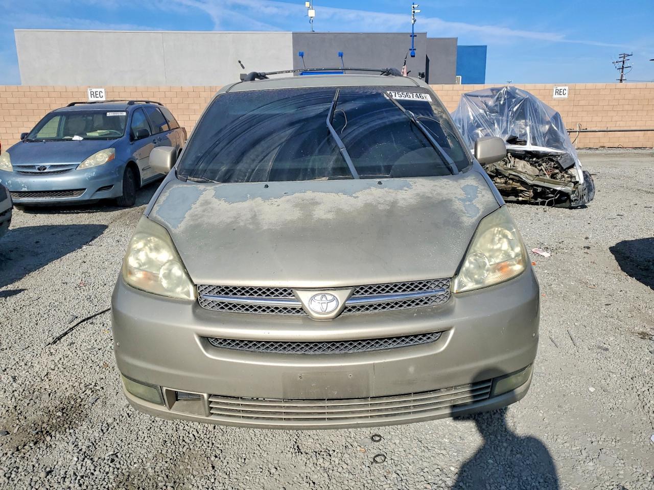 2004 TOYOTA SIENNA