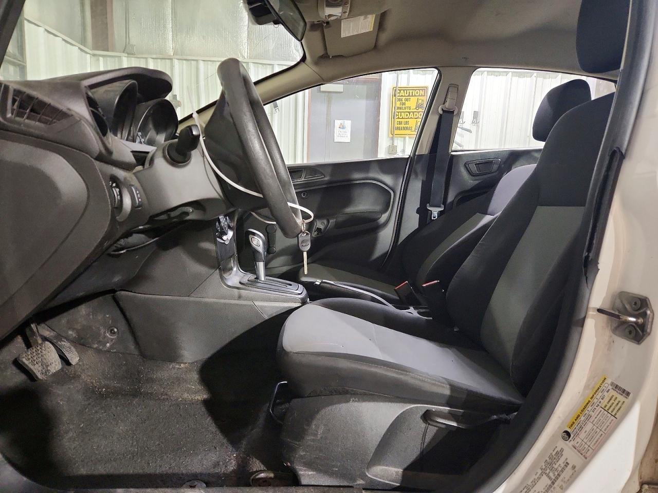 2016 FORD Fiesta