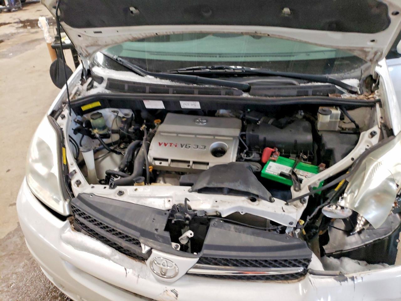 2005 TOYOTA SIENNA