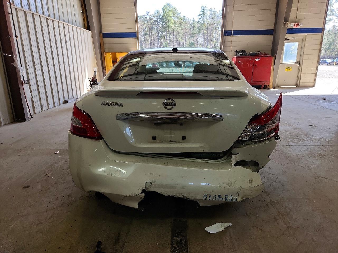 2010 NISSAN Maxima