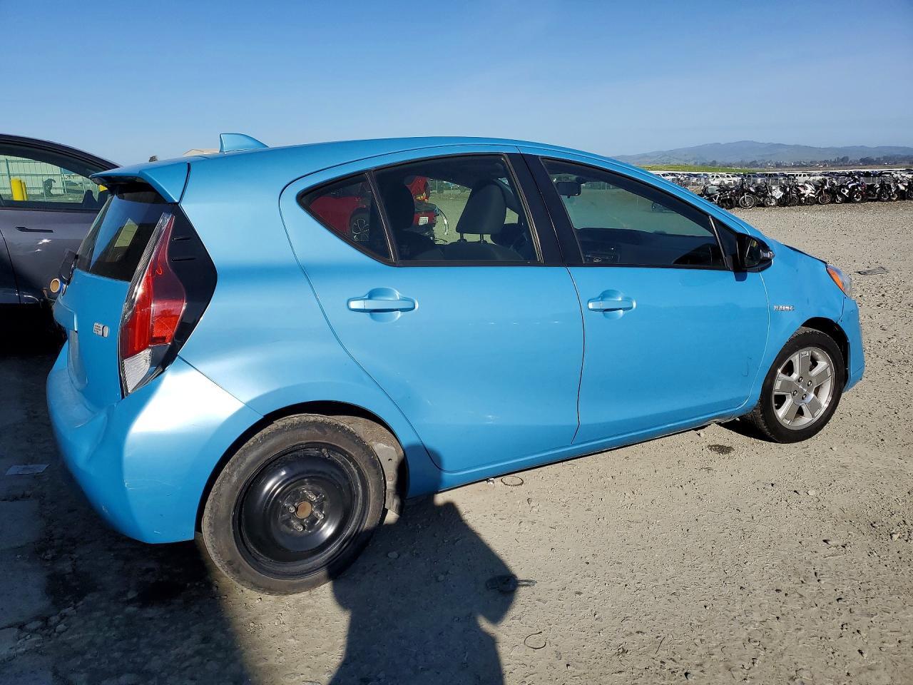 2015 TOYOTA Prius c