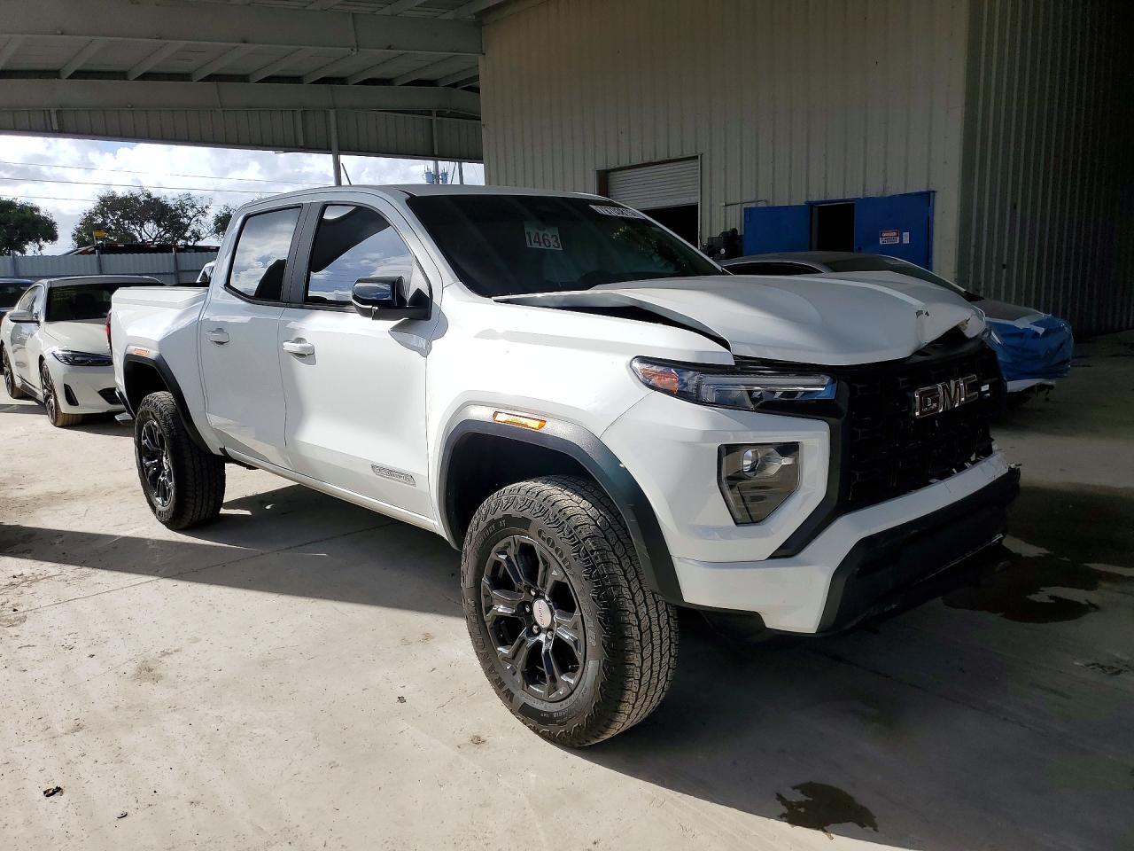 2024 GMC CANYON