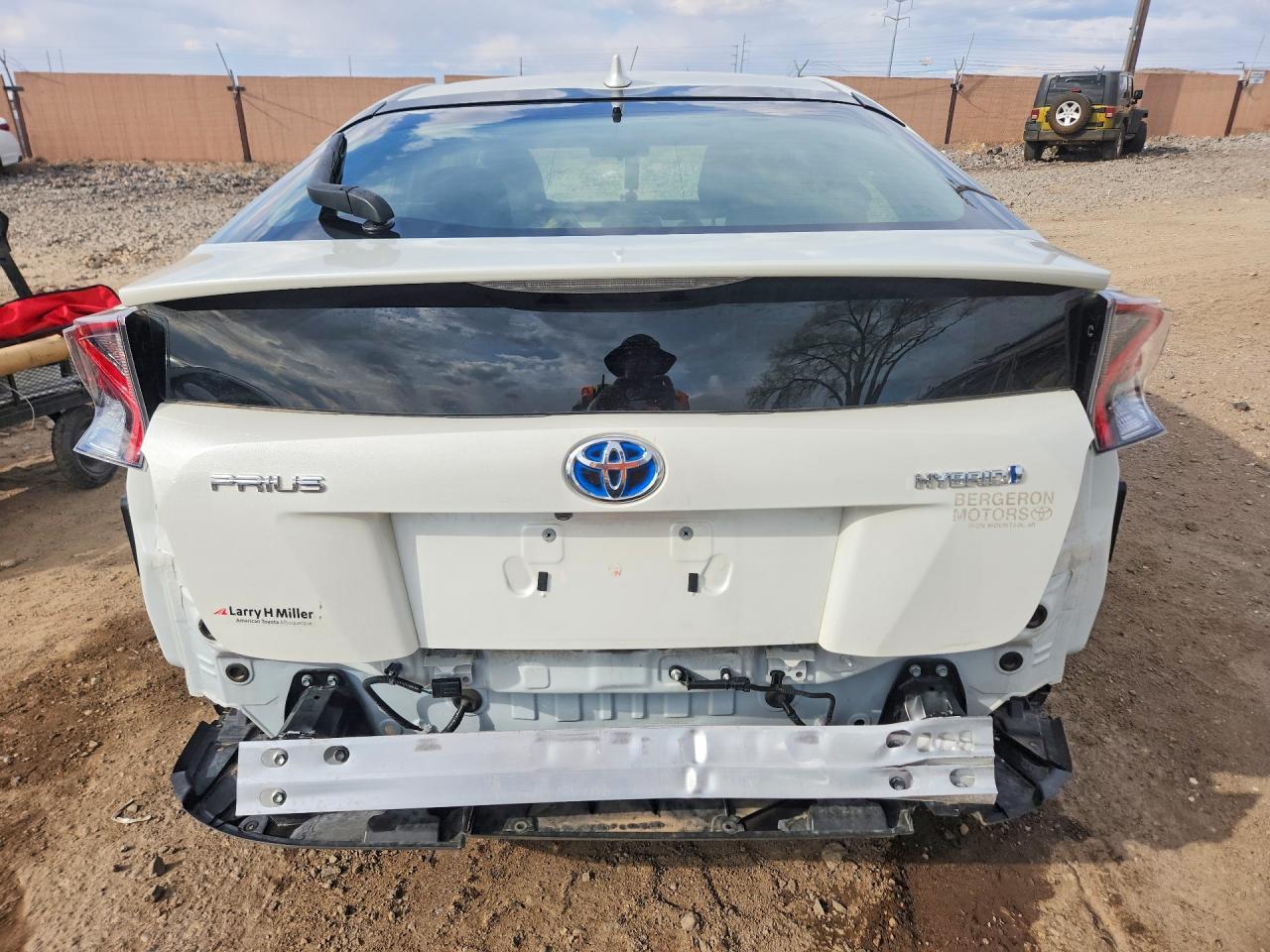 2016 TOYOTA PRIUS