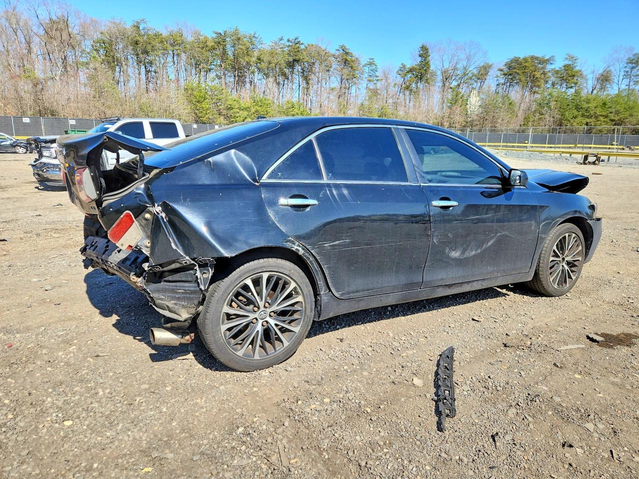 2011 TOYOTA CAMRY