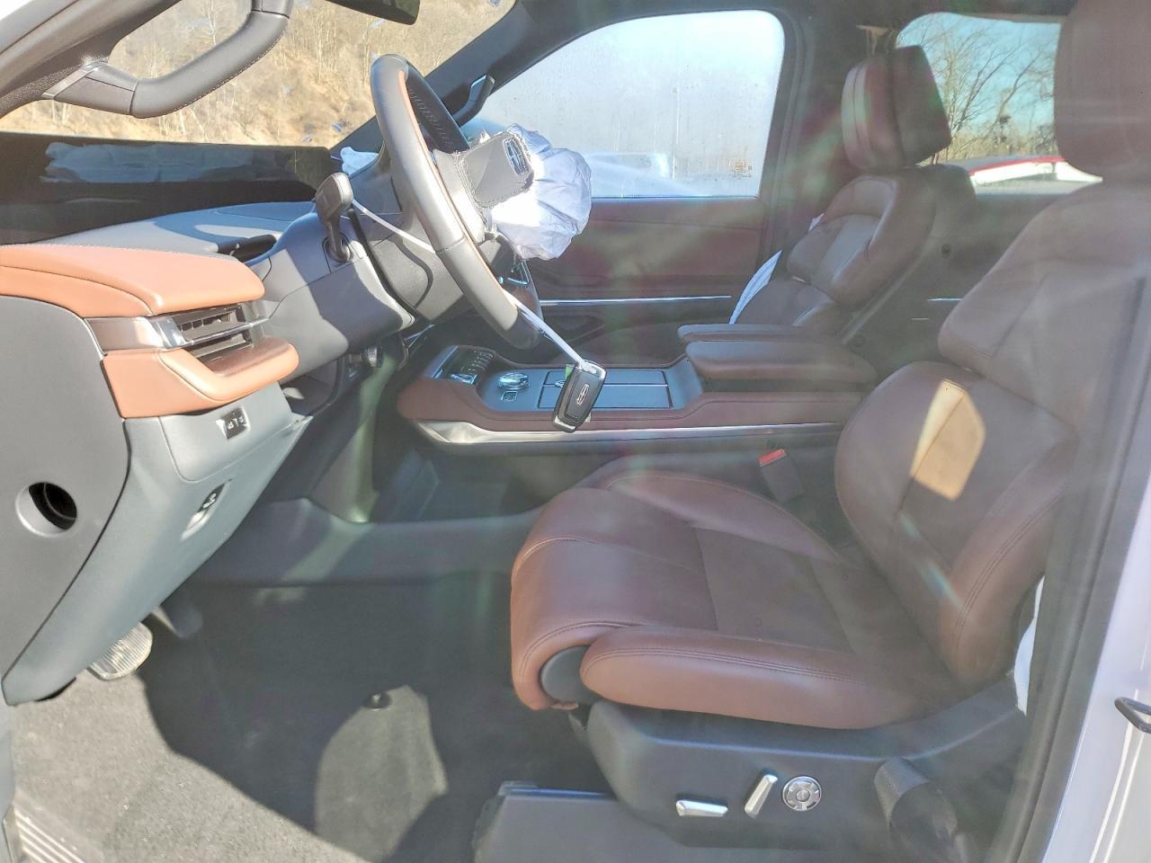 2025 LINCOLN Navigator