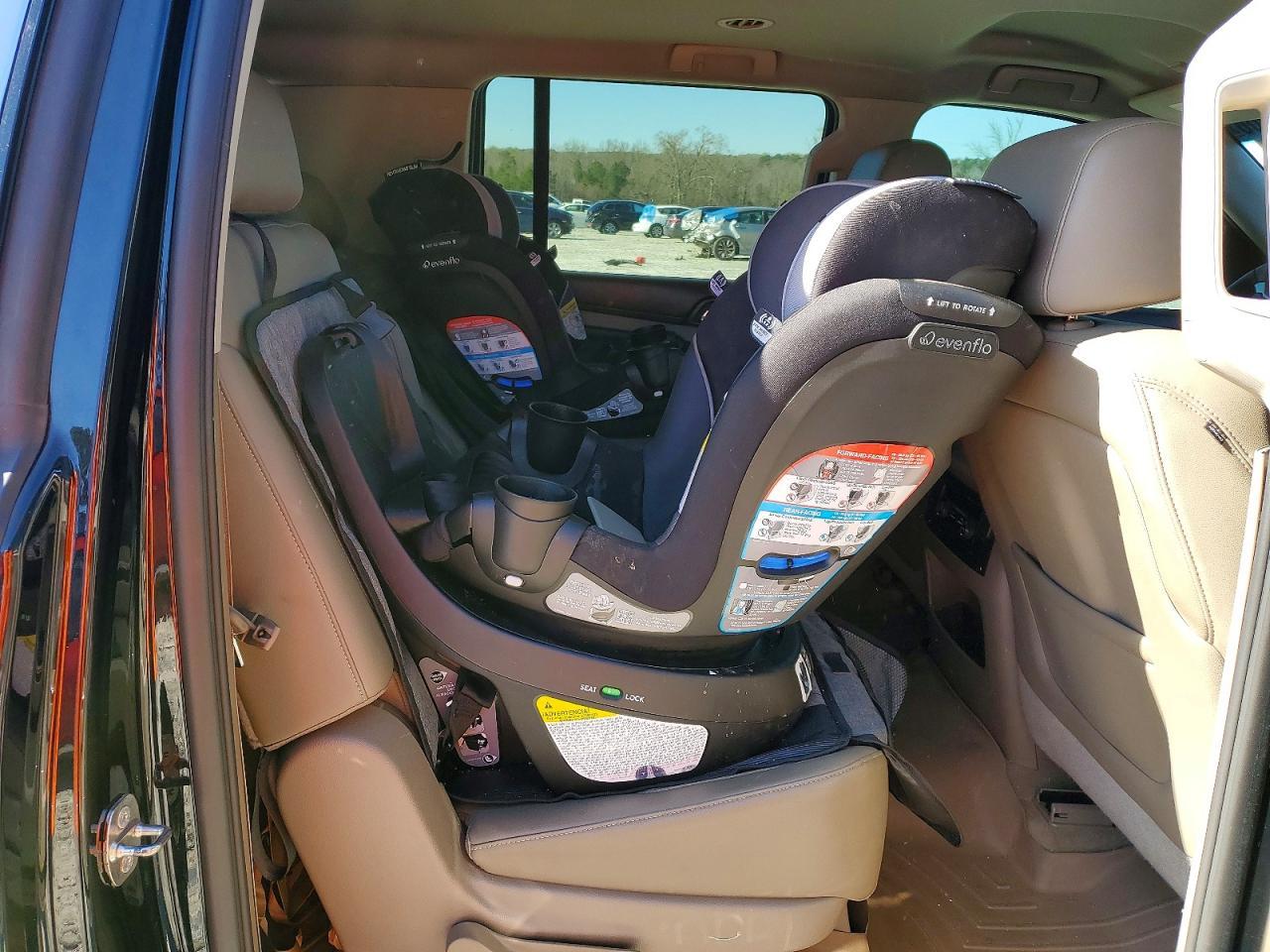 2015 CHEVROLET Suburban