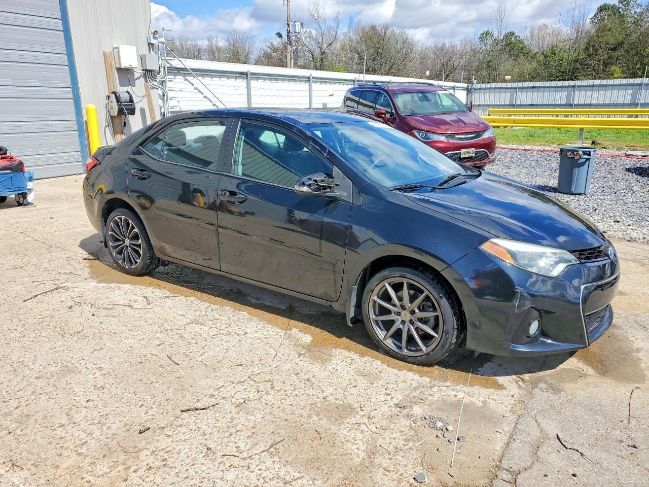 2015 TOYOTA COROLLA