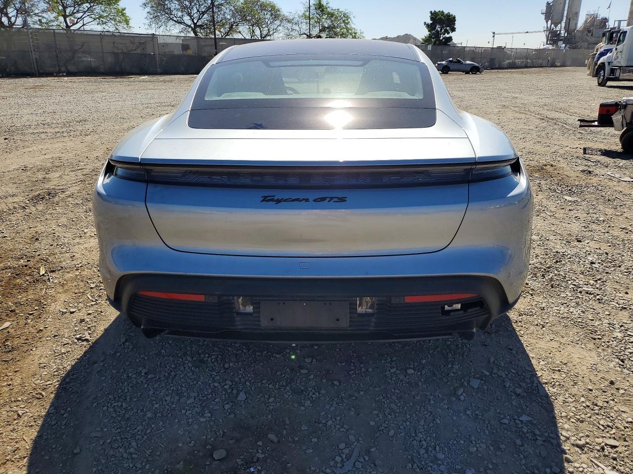 2022 PORSCHE Taycan