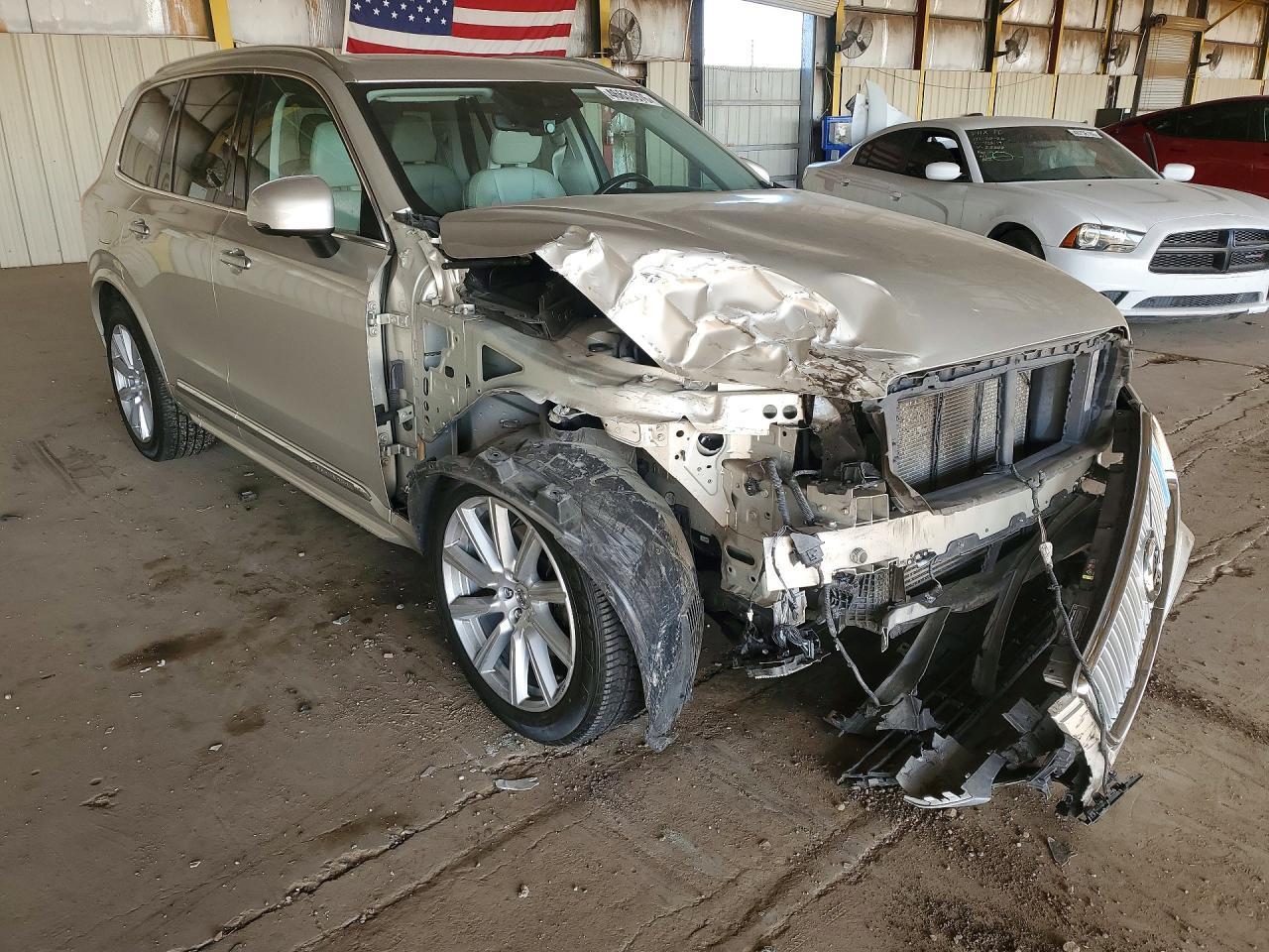 2016 VOLVO XC90