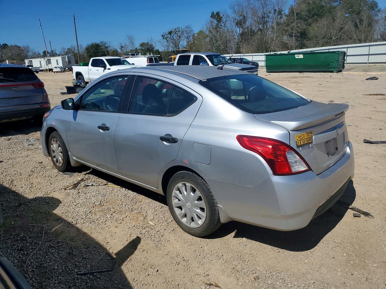 2016 NISSAN VERSA