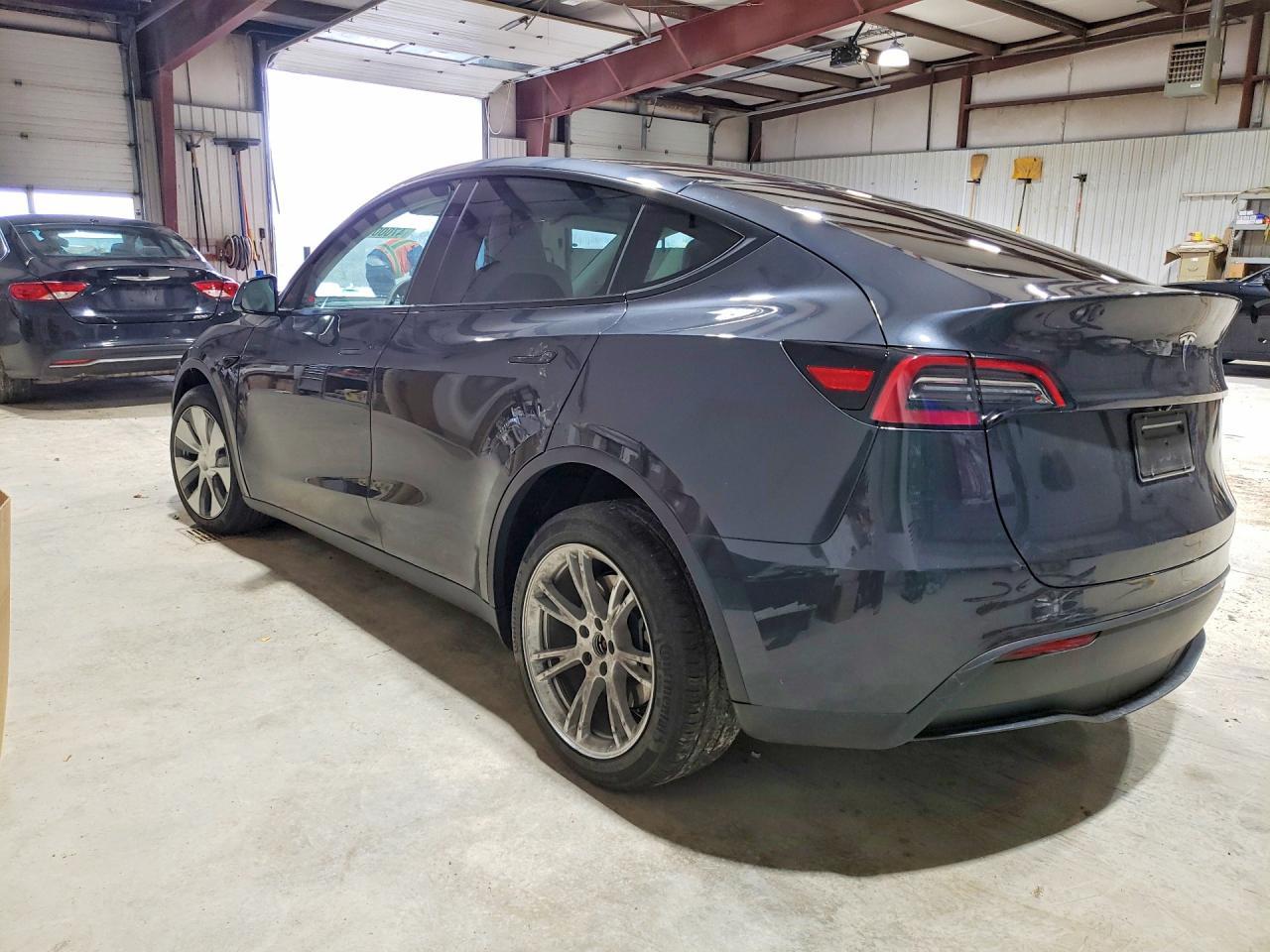 2024 TESLA MODEL Y