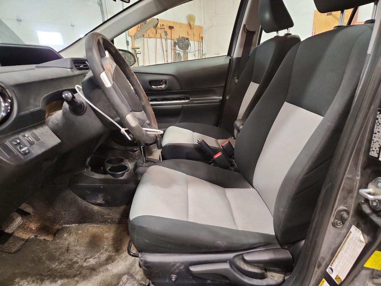 2015 TOYOTA Prius c