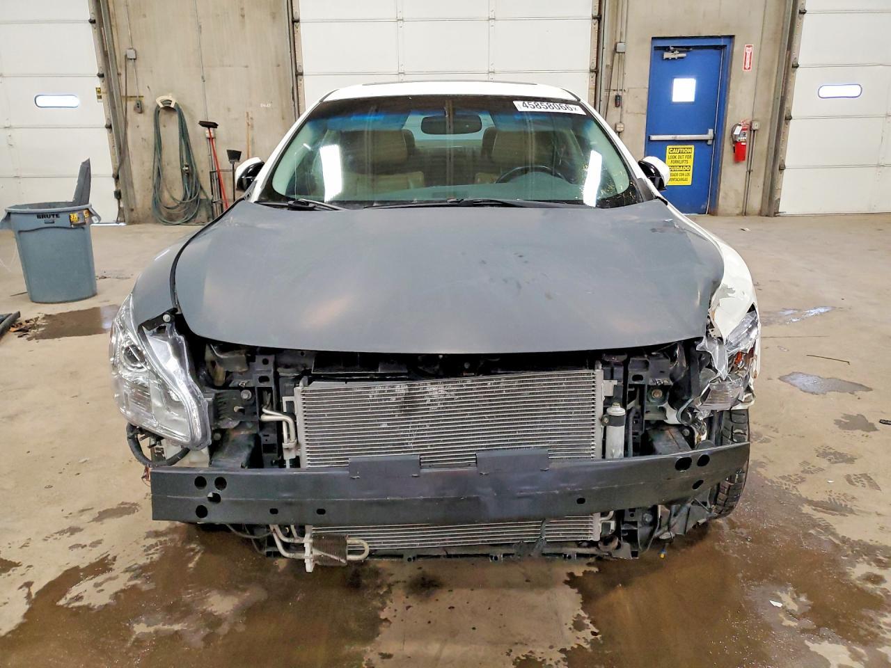 2010 NISSAN Maxima