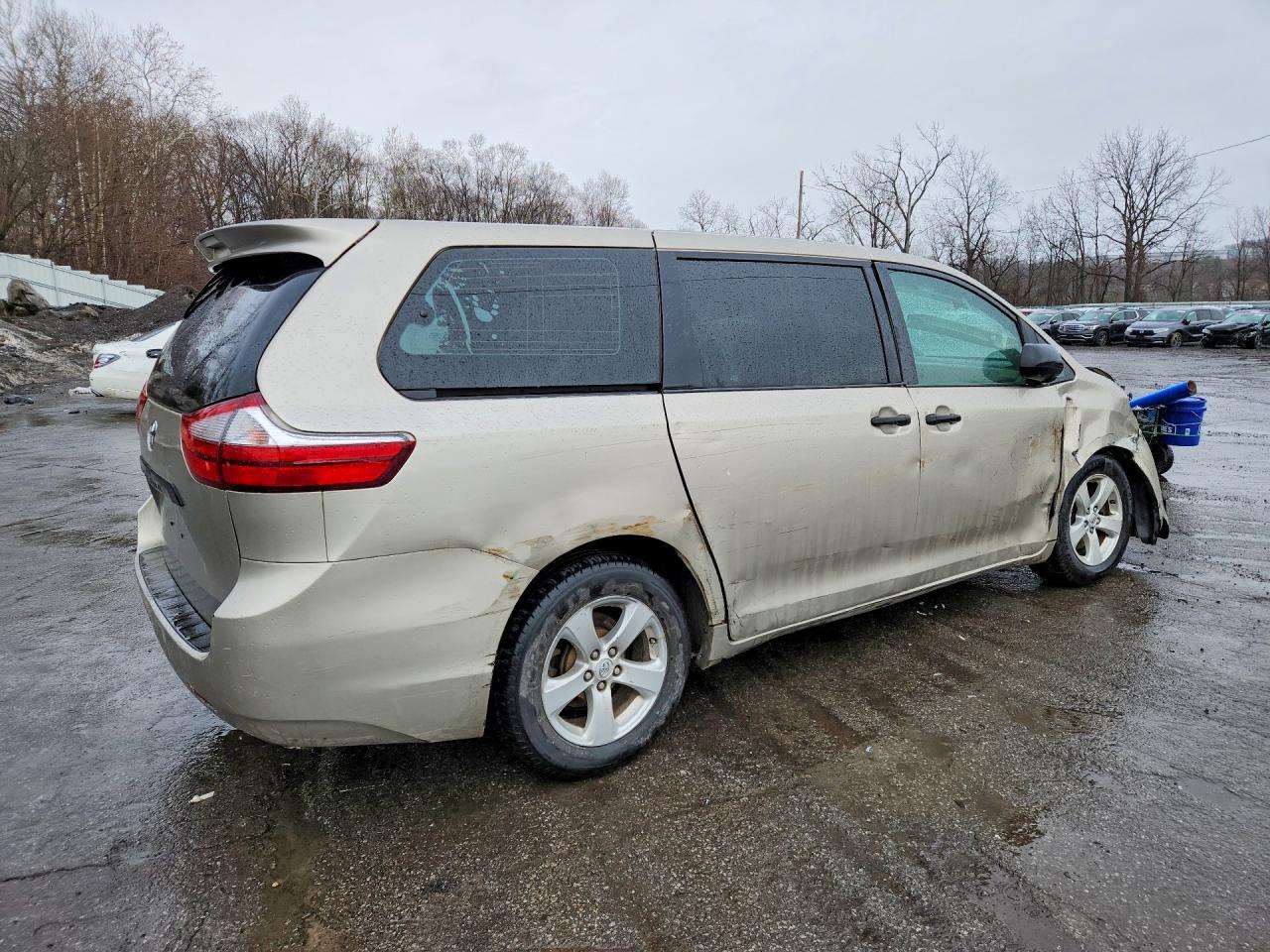 2015 TOYOTA SIENNA