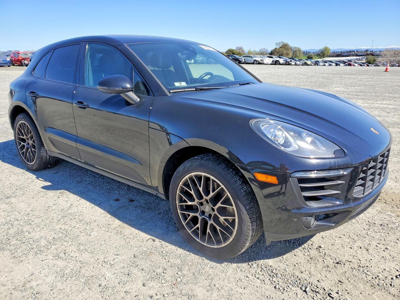 2018 PORSCHE Macan