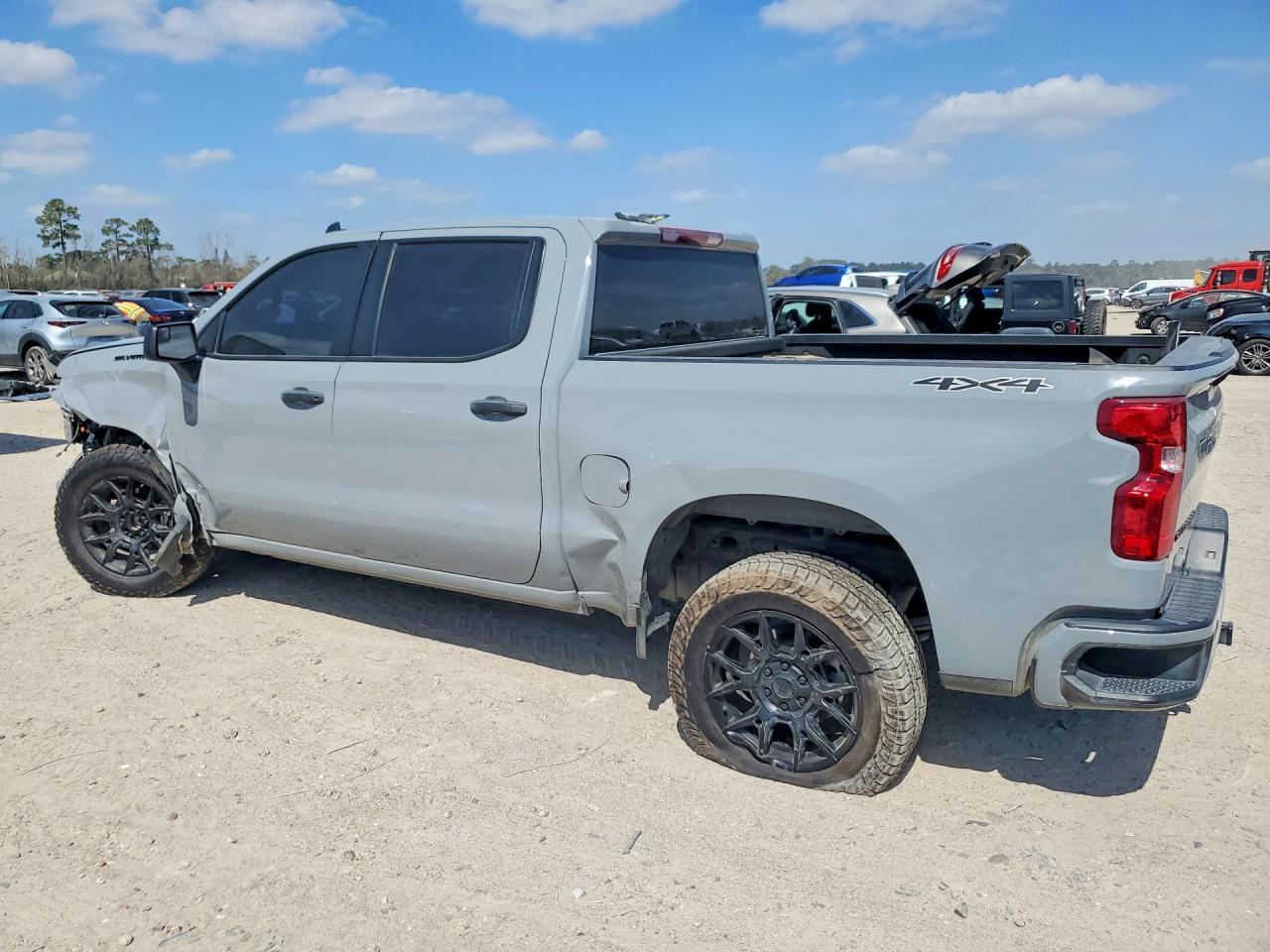 2024 CHEVROLET Silverado