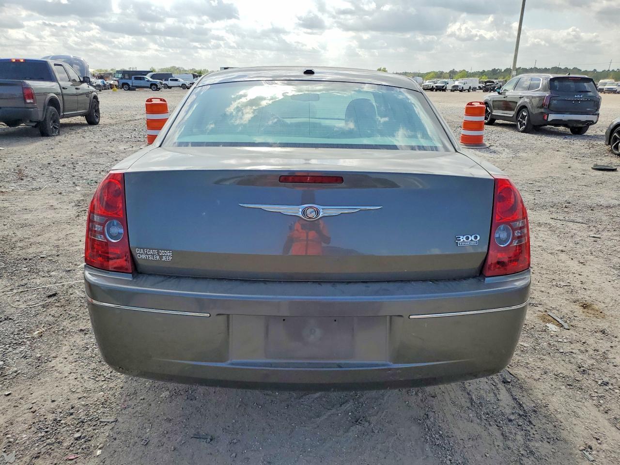 2010 CHRYSLER 300