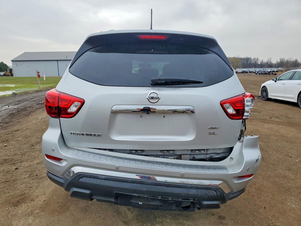 2017 NISSAN PATHFINDER