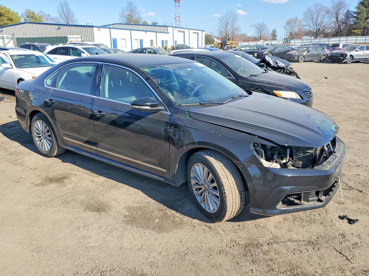 2016 VOLKSWAGEN Passat