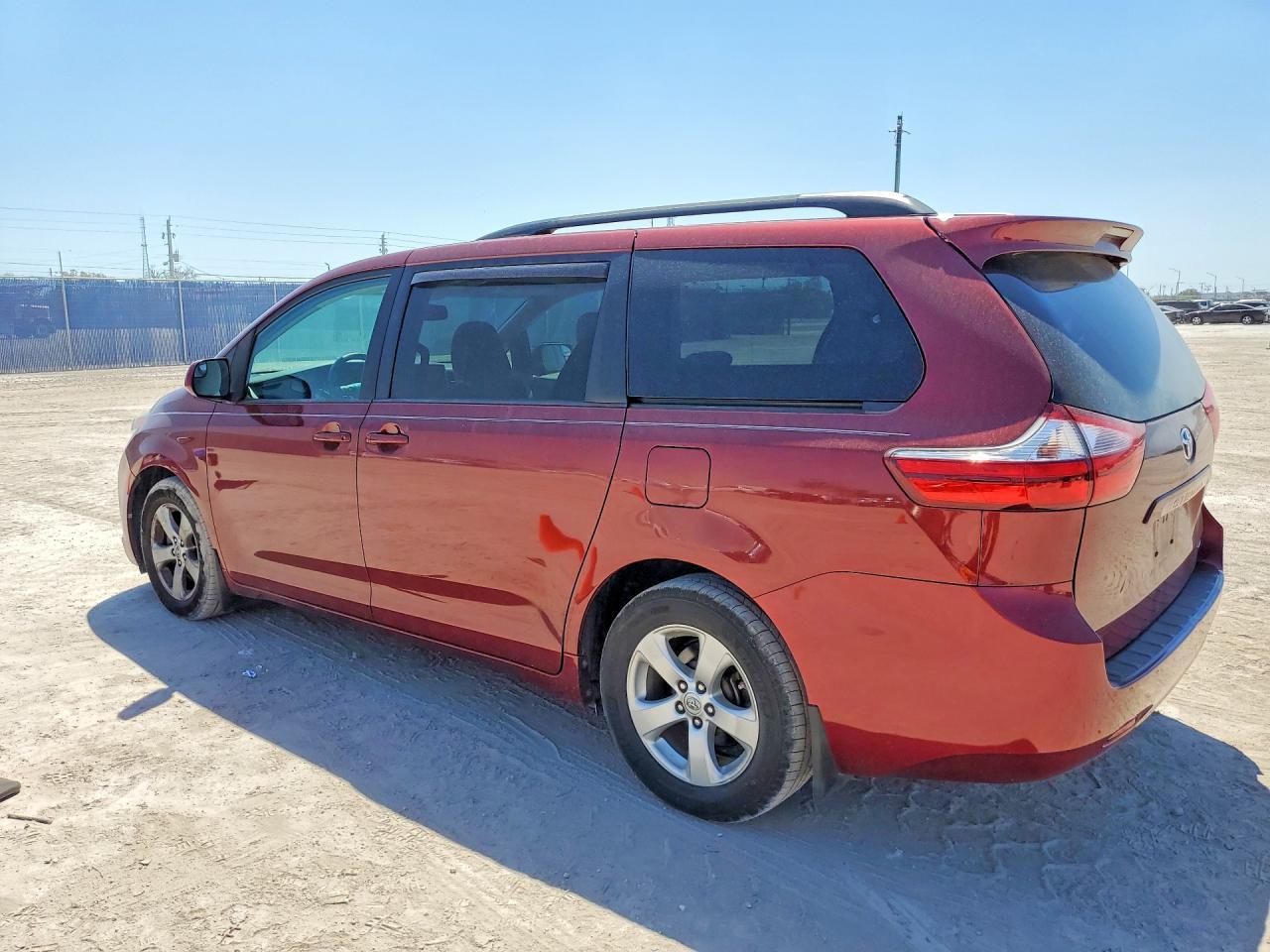 2017 TOYOTA SIENNA
