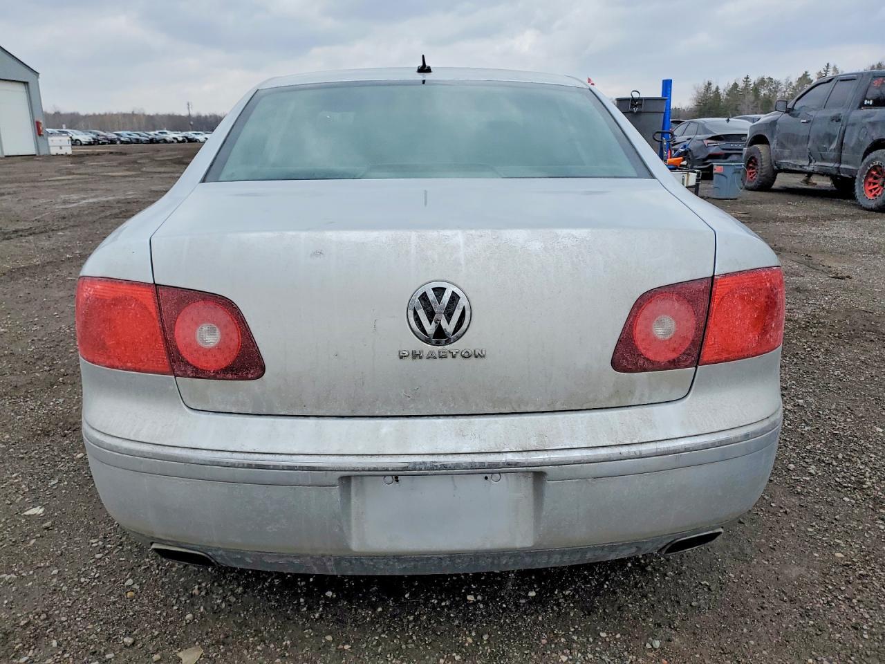 2004 VOLKSWAGEN Phaeton