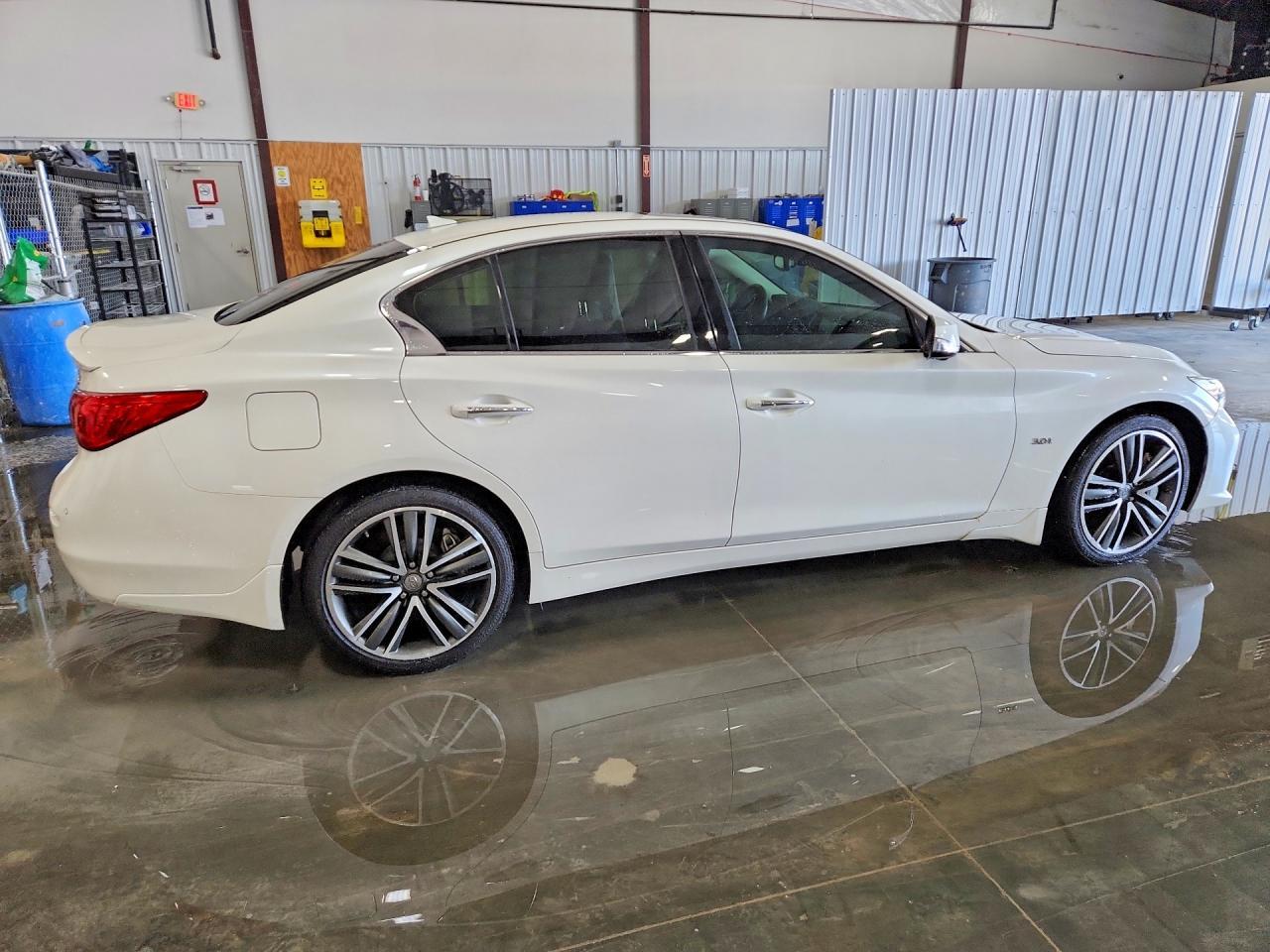 2016 INFINITI Q50