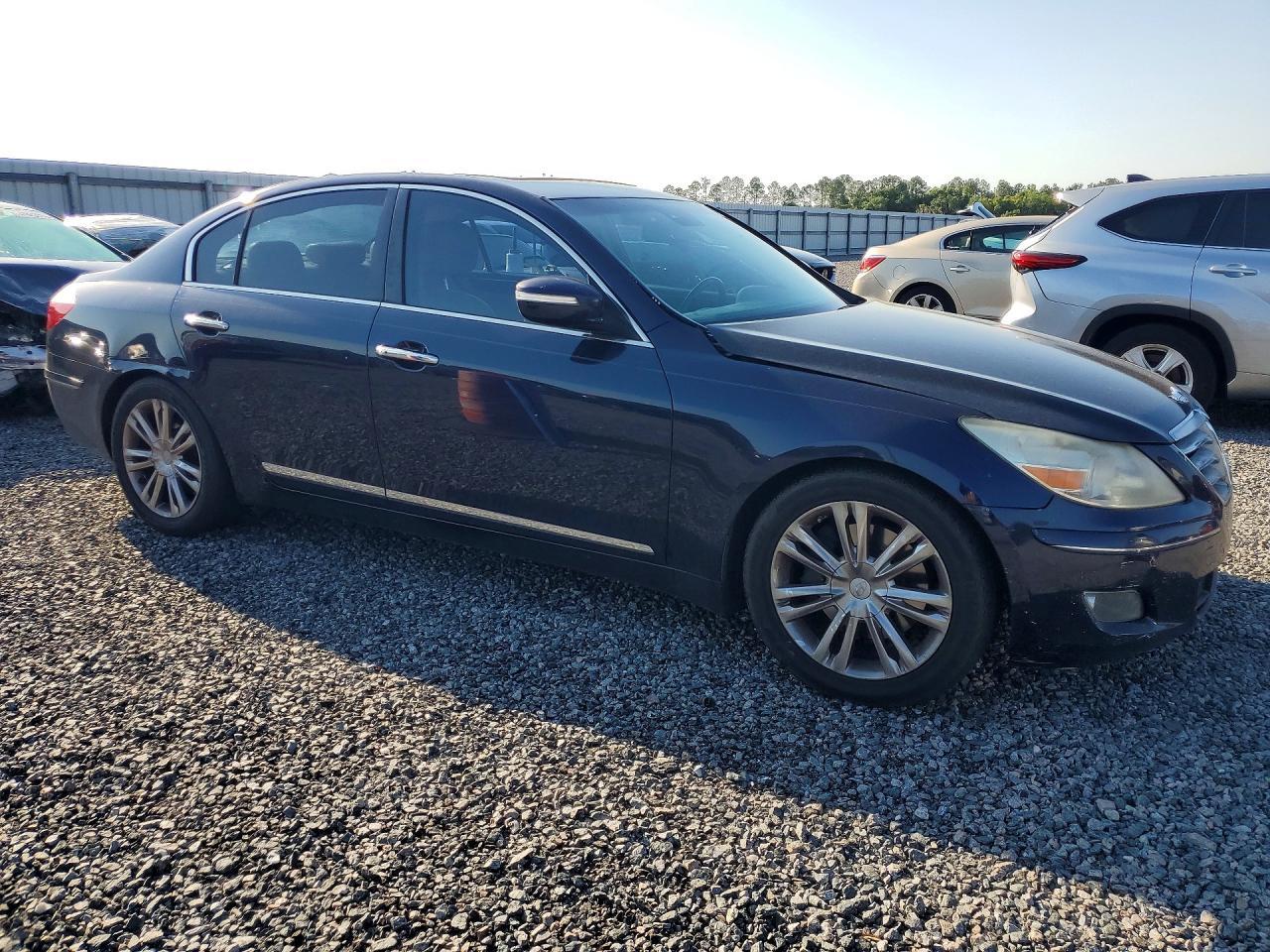 2011 HYUNDAI GENESIS