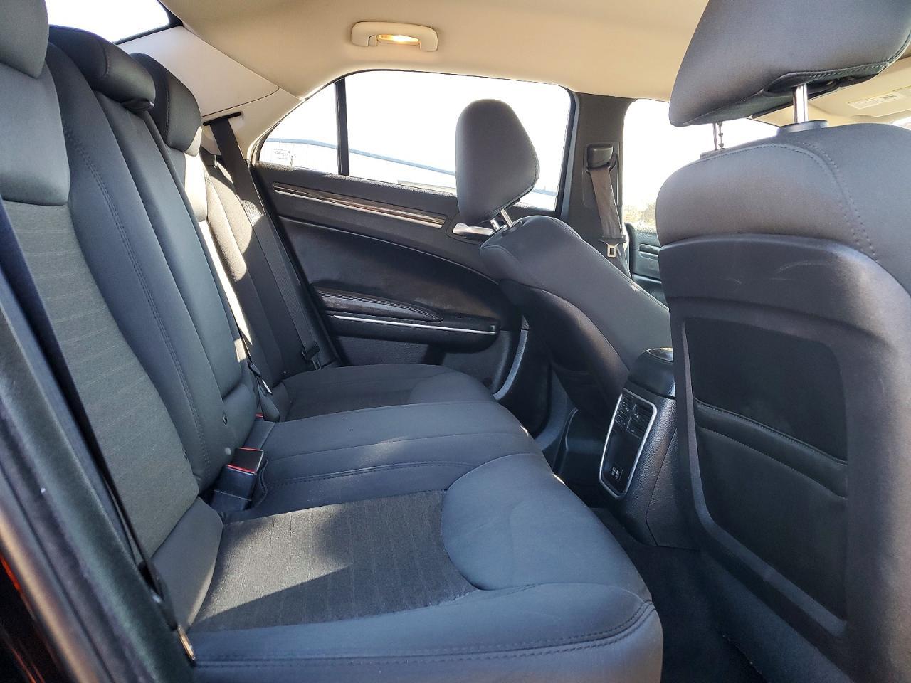 2019 CHRYSLER 300