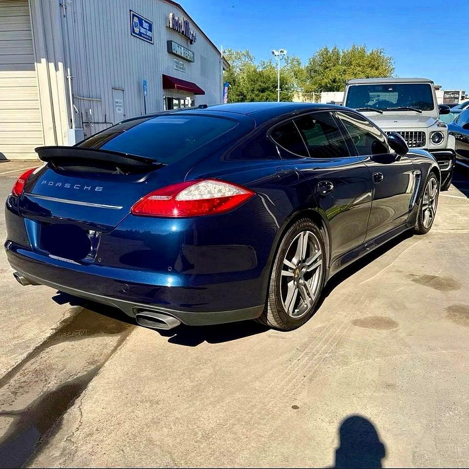2012 PORSCHE Panamera