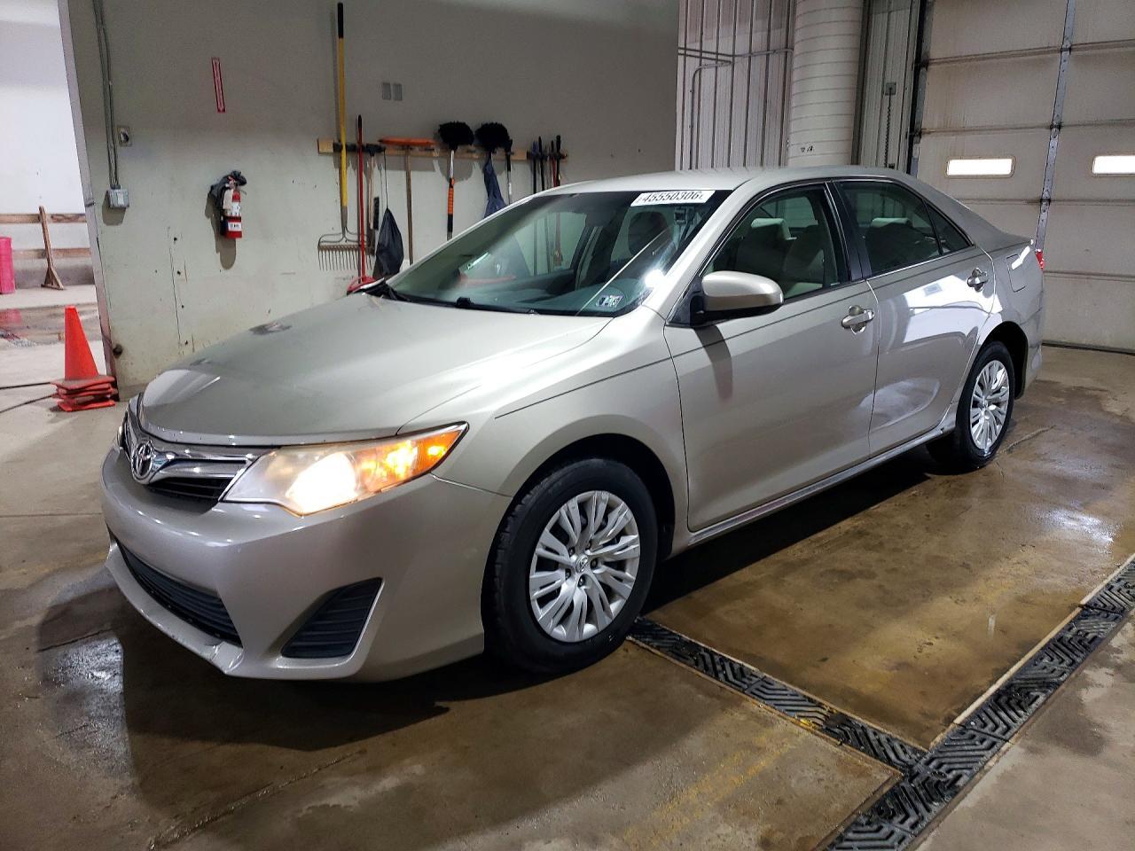2014 TOYOTA CAMRY