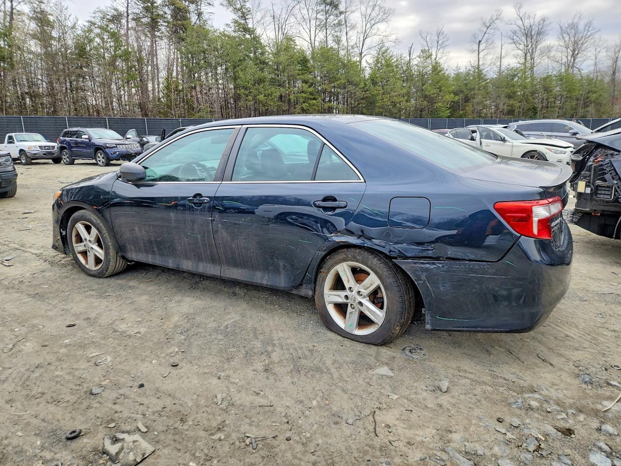 2014 TOYOTA CAMRY