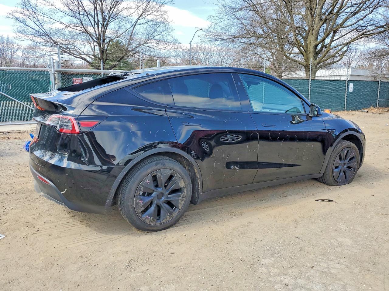 2025 TESLA MODEL Y