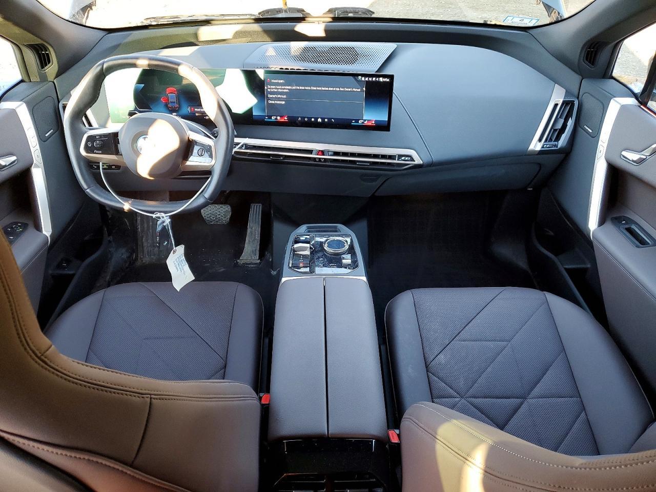 2025 BMW iX