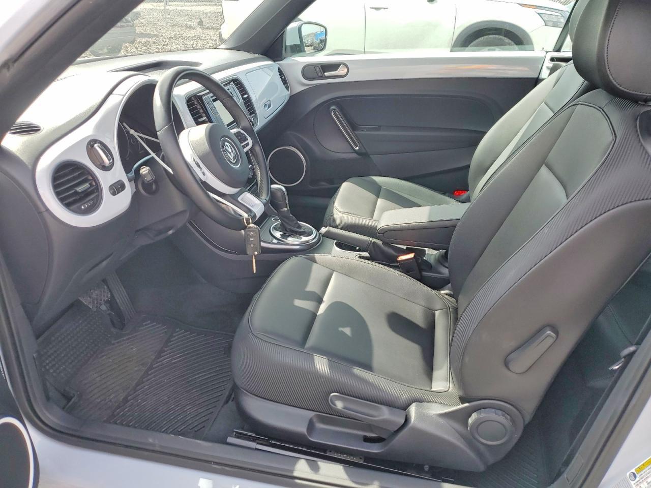 2017 VOLKSWAGEN Beetle