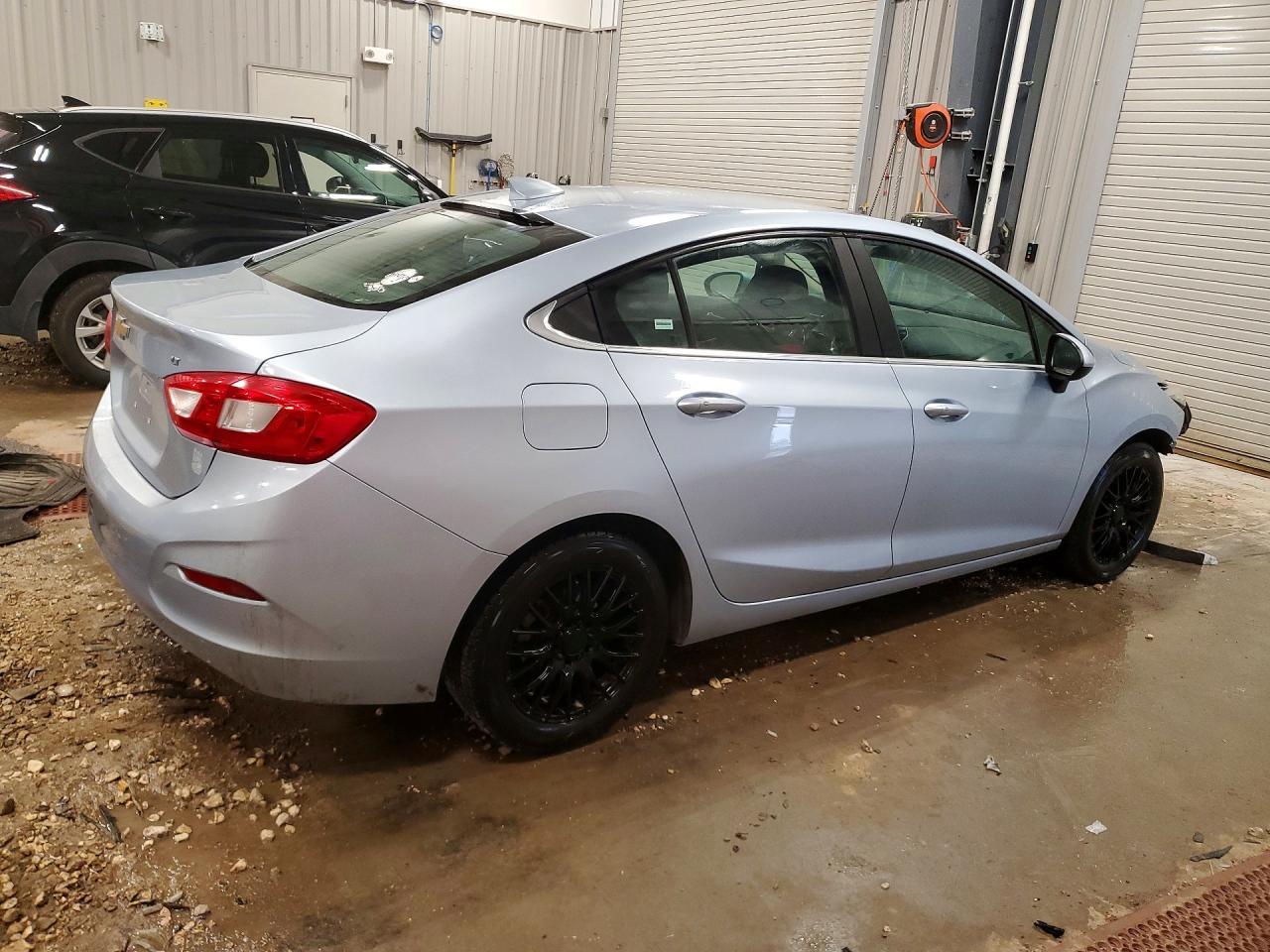 2017 CHEVROLET CRUZE