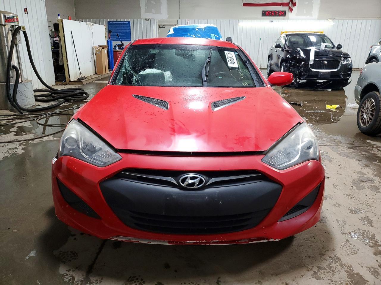 2013 HYUNDAI GENESIS