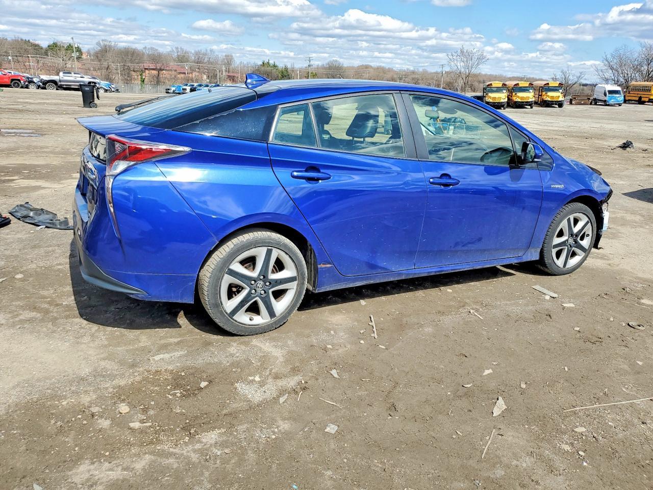 2016 TOYOTA PRIUS