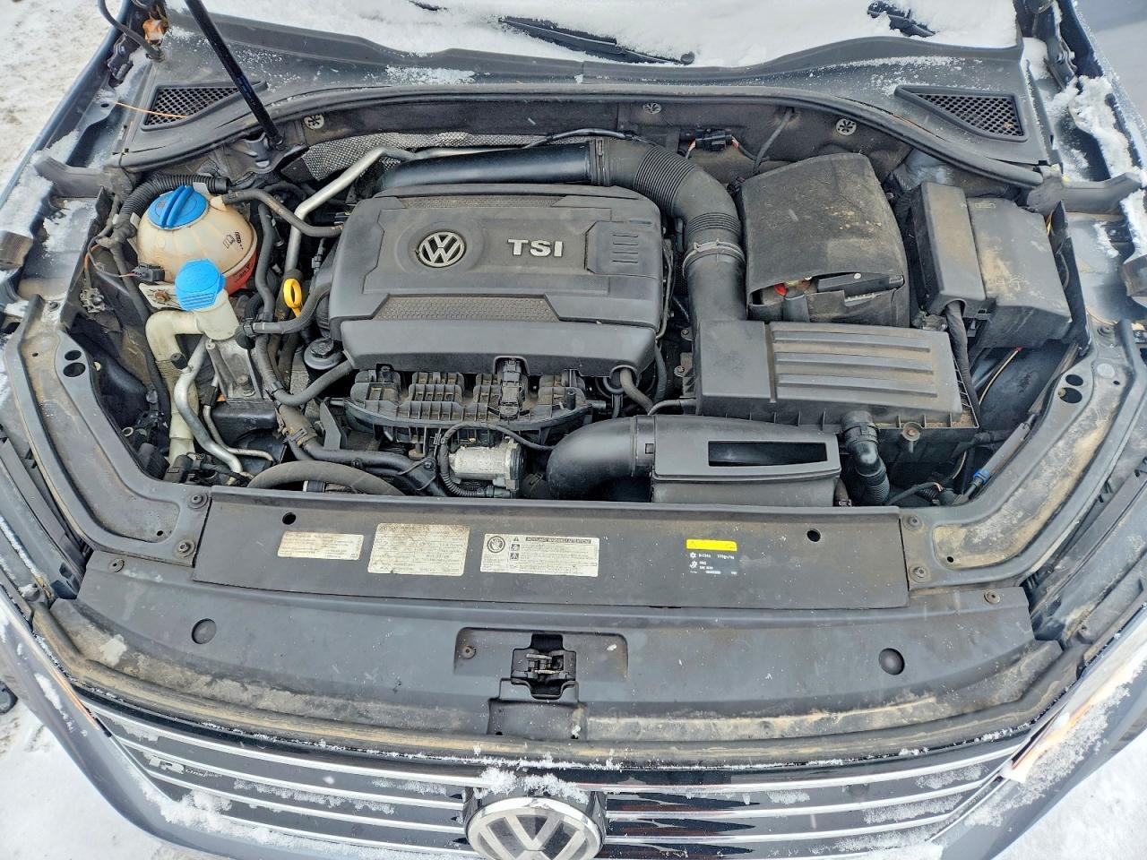 2017 VOLKSWAGEN Passat