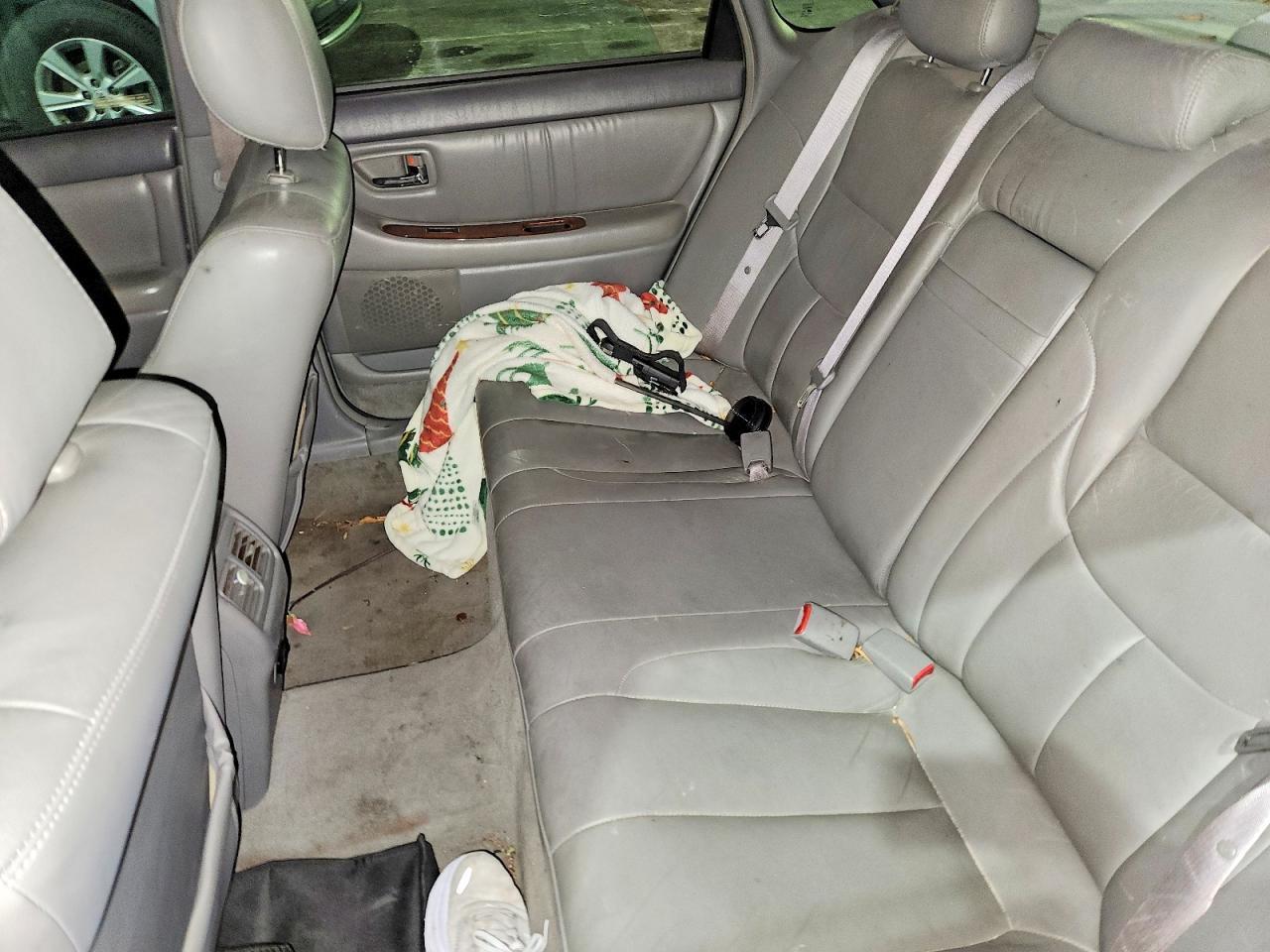 2002 TOYOTA Avalon