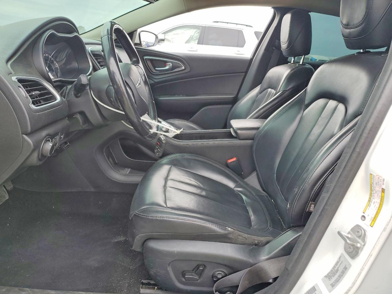 2016 CHRYSLER 200