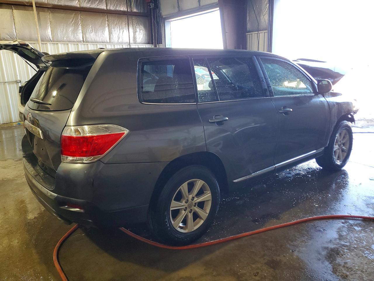2011 TOYOTA HIGHLANDER