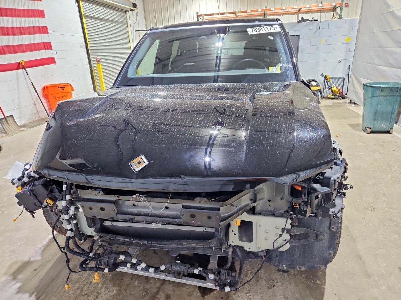 2022 RIVIAN R1s