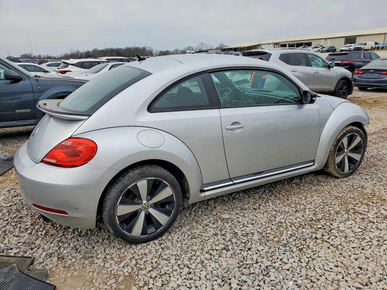 2012 VOLKSWAGEN Beetle